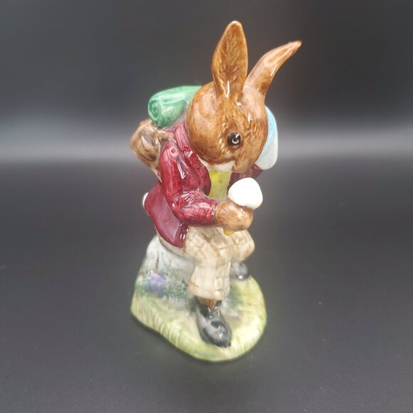 ROYAL DOULTON Collectible Figurine Billie Bunnykins COOLING OFF Ice Cream 1972 - Picture 2 of 7